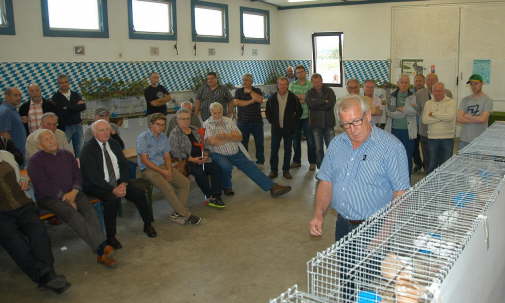 (17) Jungtierbesprechung durch Erwin Sedlmeier
